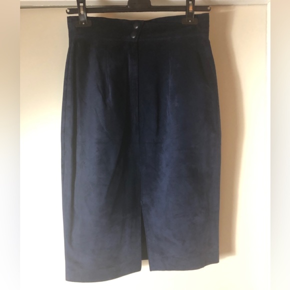 Danier Suede Leather Pencil Skirt, BLUE, Size M/10, Back Vent, Gun Metal Snaps - Picture 2 of 11